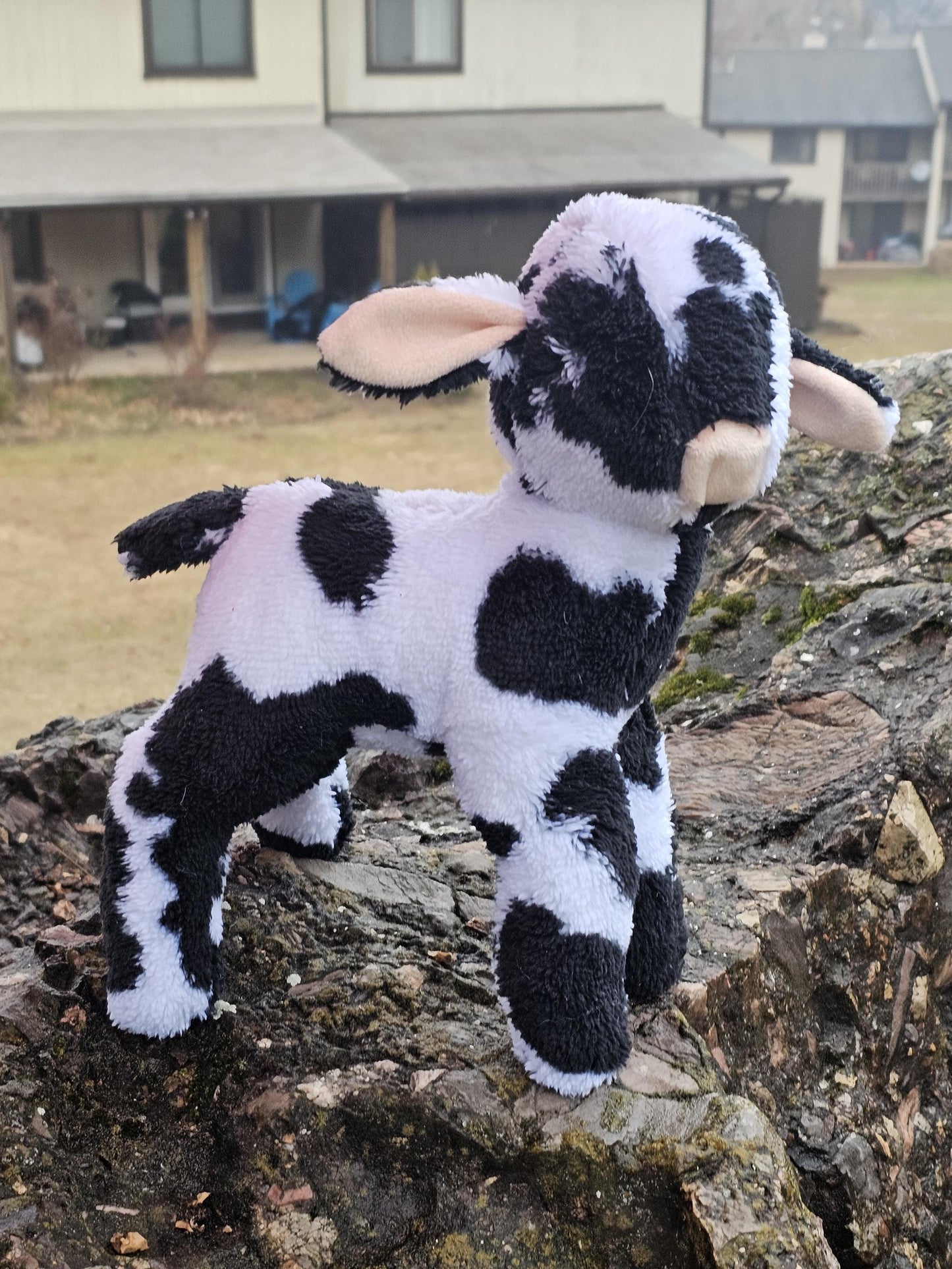 Cow Plushie, Sherpa, Soft and fuzzy, back and white