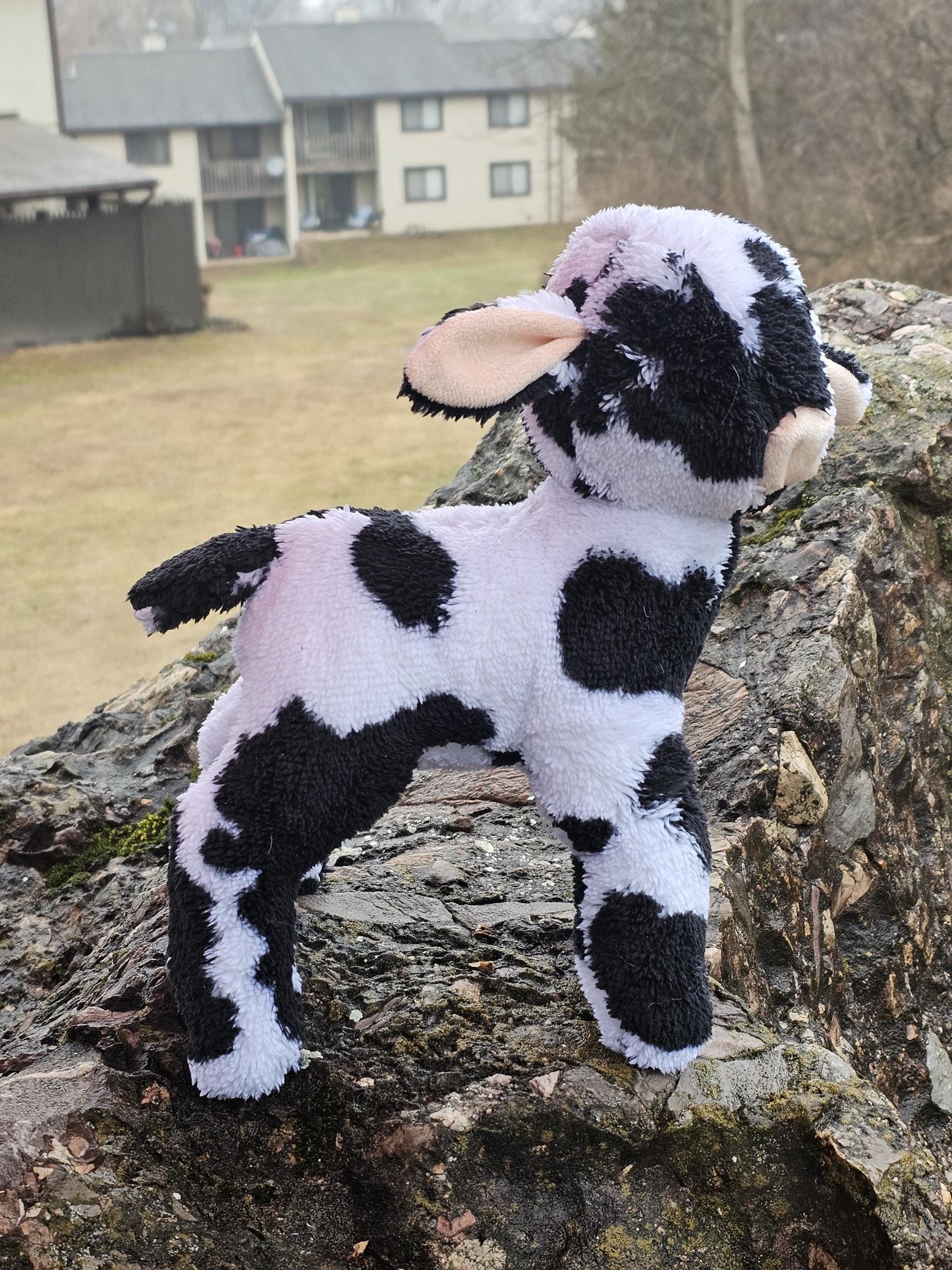 Cow Plushie, Sherpa, Soft and fuzzy, back and white